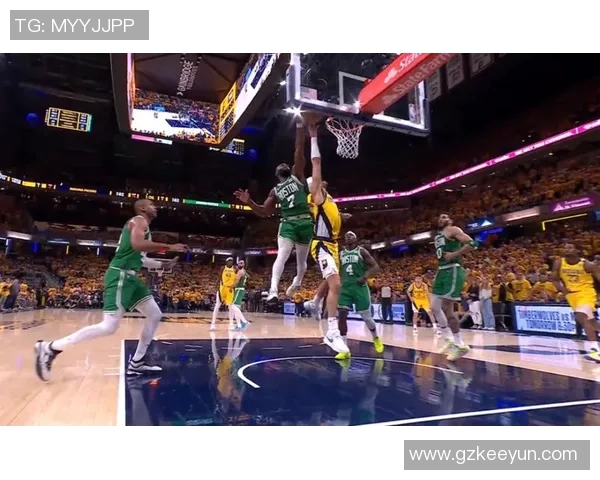 杰伦布朗专注跳投塔图姆默默观察展现绿军默契配合